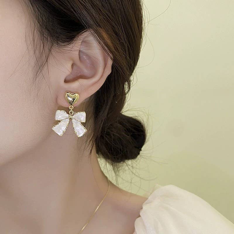 BOW GOLD HEART DROP EARRINGS