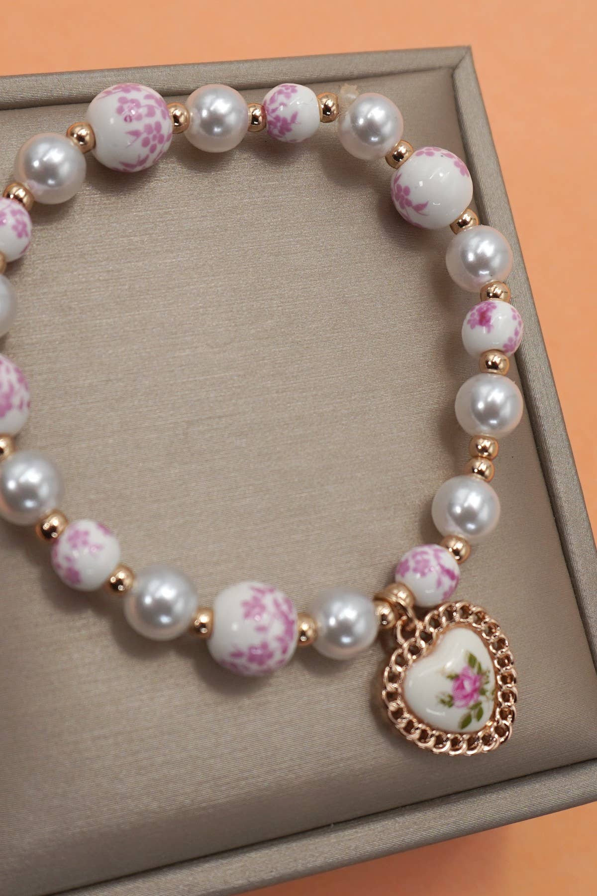 PINK CERAMIC PORCELAIN PEARL MIX HEART BRACELET | 80B1336: Gold